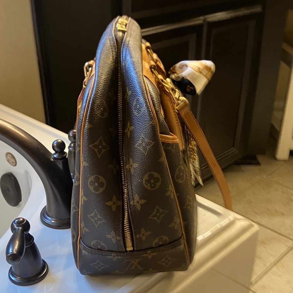 GORGEOUS Authentic Louis Vuitton Deauville with Authentic LV Crossbody Strap!! - Picture 10 of 12